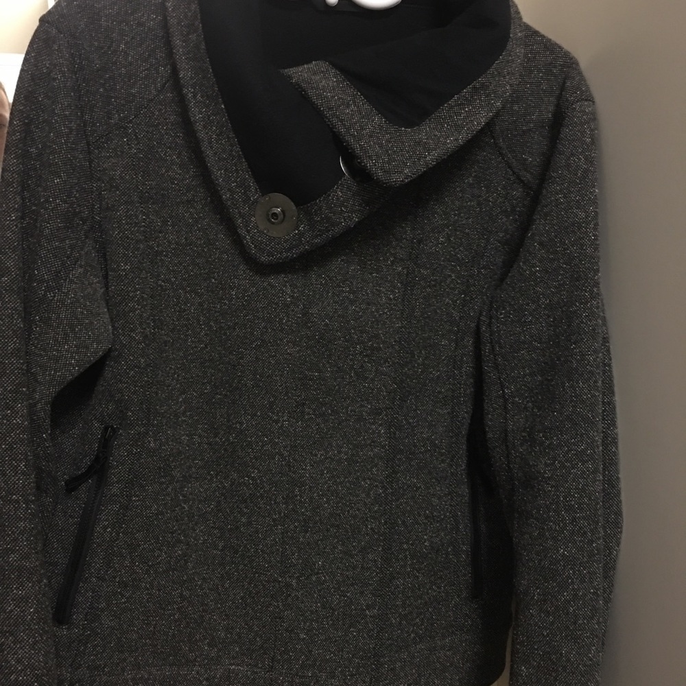 Lululemon Jacket - Picture 2 of 7